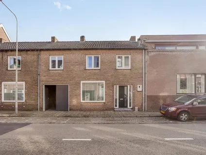 Tussenwoning te koop: Dorpstraat 107, Heer Maastricht