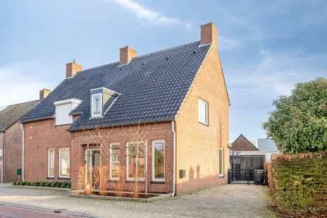 Twee-onder-één-kap te koop: Dorpstraat 115A, Leende Leende