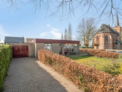 Twee-onder-één-kap te koop: Dorpstraat 17, Heumen Heumen
