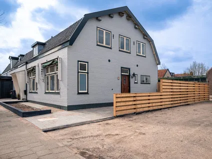 Appartement te koop: Dorpstraat 2, Nieuw-Vennep