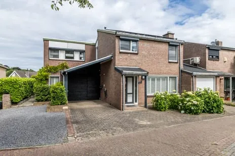 Twee-onder-één-kap te koop: Dorpstraat 25, Nuth Nuth