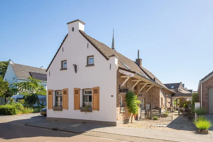 Hoekwoning te koop: Dorpstraat 35, Buchten Buchten