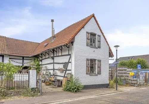 Hoekwoning te koop: Dorpstraat 35, Oirsbeek Oirsbeek