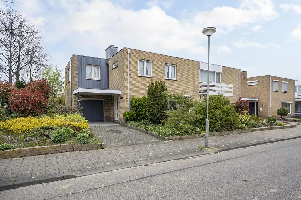 Vrijstaande woning te koop: Dorpstraat 40, Buchten