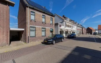 Tussenwoning te koop: Dorpstraat 42, Oirsbeek Oirsbeek