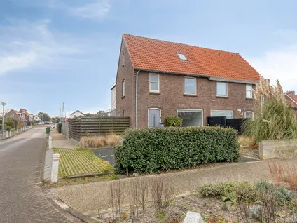 Twee-onder-één-kap te koop: Dorpsweg 12, Callantsoog (woonkern) Callantsoog