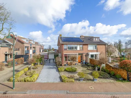 Twee-onder-één-kap te koop: Dorpsweg 2, Reeuwijk