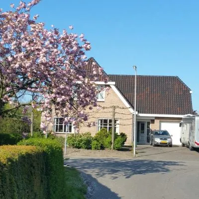 Vrijstaande woning te koop: Dorpsweg 6, t Lange Land Hellevoetsluis