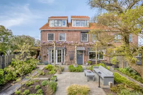 Twee-onder-één-kap te koop: Dorpsweg 72, Oudendijk Verspreide huizen Oudendijk