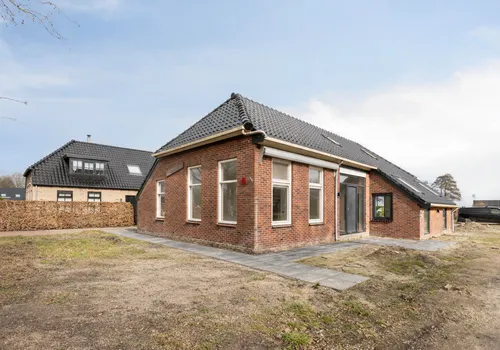 Vrijstaande woning te koop: Dorpsweg 8, Onnen