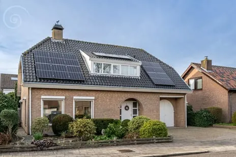 Vrijstaande woning te koop: Dorpsweg 85, Sommelsdijk vogelbuurt west Sommelsdijk