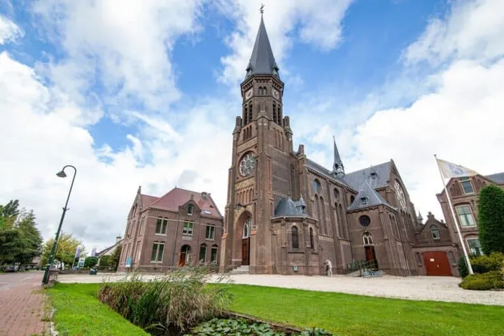 Huurwoning: Dorpsweg in Reeuwijk - €1.445 per maand