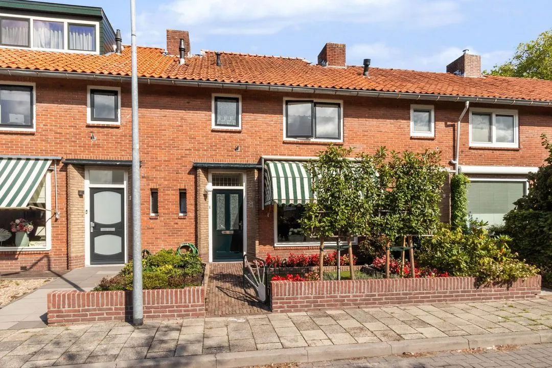 Tussenwoning te koop: Dorsmanstraat 8, Hilversum