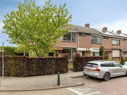 Hoekwoning te koop: Dorus Rijkersstraat 7, Dinteloord Dinteloord