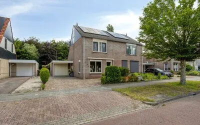 Semi-detached for sale: Dotterbloem 37, Scheemda Scheemda