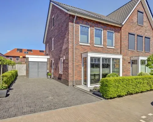 Twee-onder-één-kap te koop: Dotterbloemdreef 20, Harderweide Harderwijk