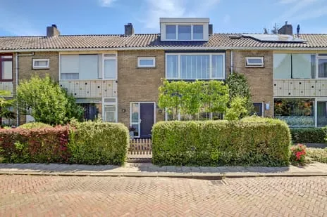 Tussenwoning te koop: Dotterbloemstraat 5, Bloemenbuurt D(ahlia) - G(eranium) Zwijndrecht