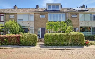 Tussenwoning te koop: Dotterbloemstraat 5, Bloemenbuurt D(ahlia) - G(eranium) Zwijndrecht