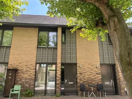 Tussenwoning te koop: Douglashout 102, Woensel-West Eindhoven