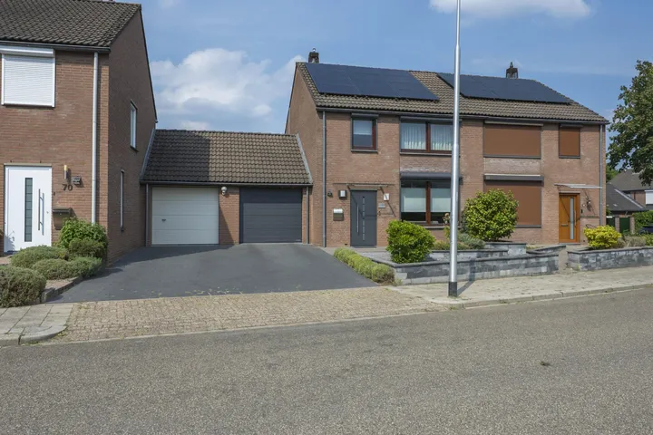 Tussenwoning te koop: Doverau 68, Terwinselen Kerkrade