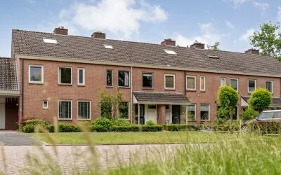 Tussenwoning te koop: Dr. Albert Schweitzerlaan 42, Baalder Hardenberg