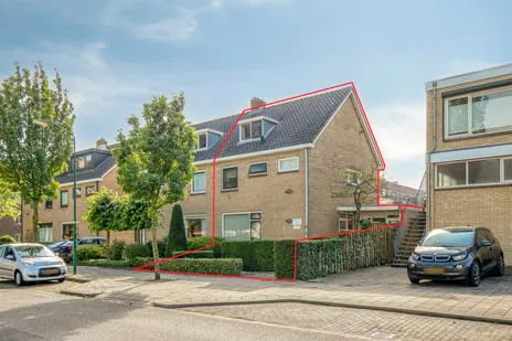 Tussenwoning te koop: Dr. Arienslaan 6, Schilderskwartier Maarssen