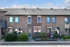 Tussenwoning te koop: Dr. Ariënsstraat 62, Panningen