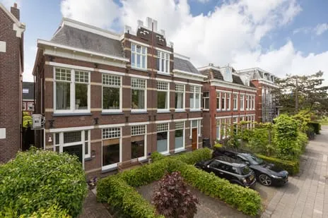 Twee-onder-één-kap te koop: Dr. Boumaweg 11, Stationsbuurt Sneek