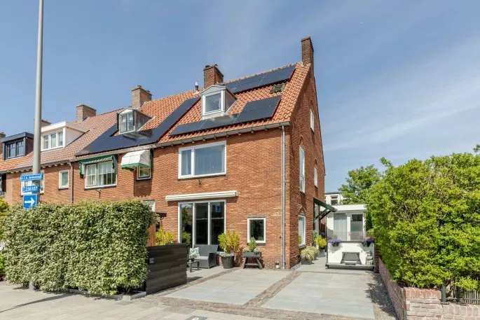 Hoekwoning te koop: Dr C A Gerkestraat 113, Brederode- Gerkestraat e.o. Zandvoort