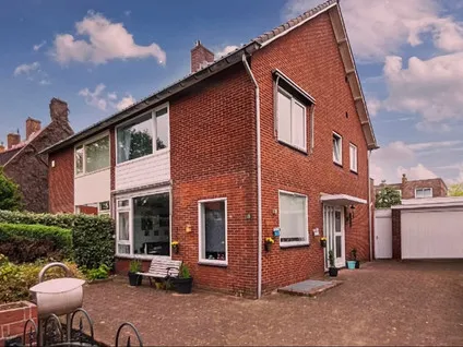 Twee-onder-één-kap te koop: Dr C A Gerkestraat 151, Brederode- Gerkestraat e.o. Zandvoort