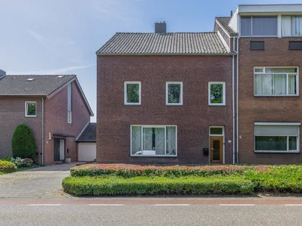 Hoekwoning te koop: Dr. Calsstraat 14, Klinkerkwartier Landgraaf