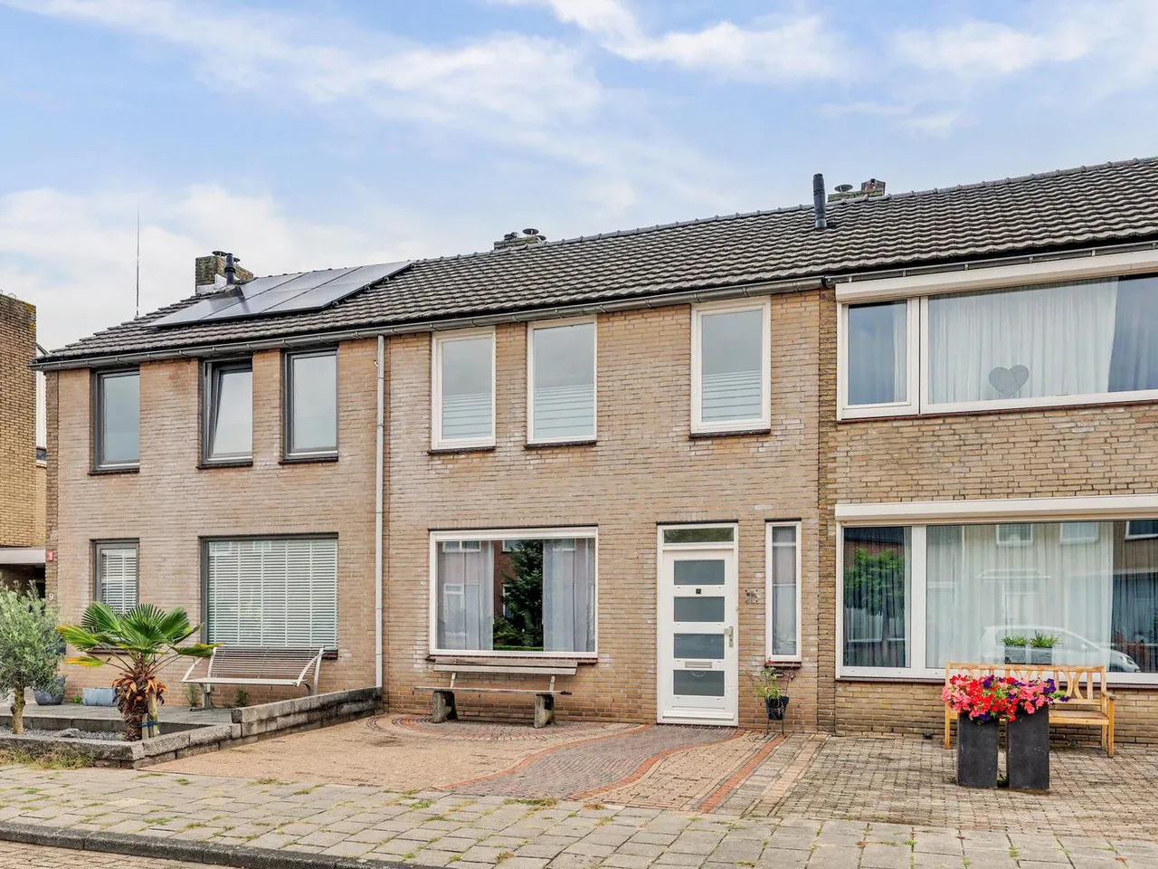 Tussenwoning te koop: Dr. Colijnstraat 11, Waalwijk