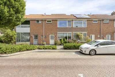 Tussenwoning te koop: Dr. H. Mollerstraat 44, Hoge Akker Best