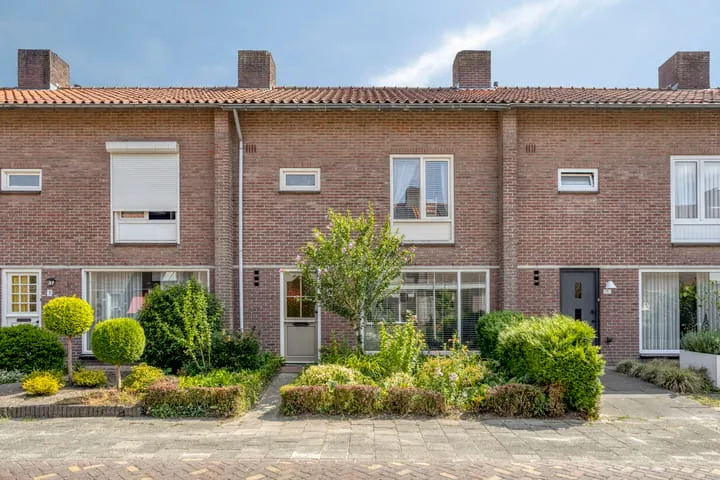 Tussenwoning te koop: Dr. H. Mollerstraat 5, Kerkakkers Valkenswaard