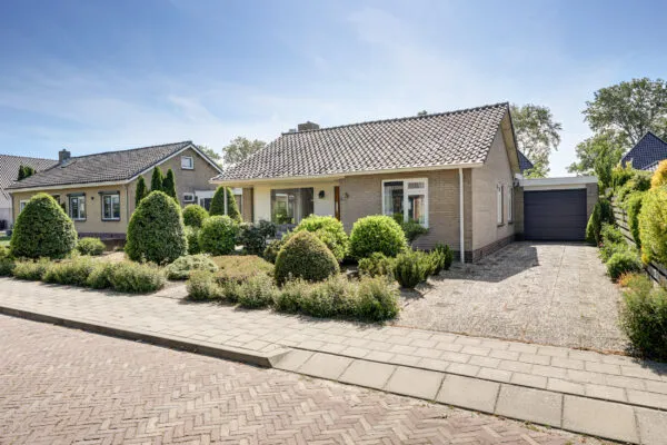 Vrijstaande woning te koop: Dr. Harm Smeengestraat 48, Slootdorp (woonkern) Slootdorp