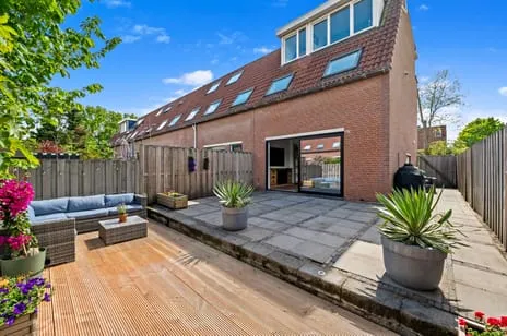 Hoekwoning te koop: Dr. J. Presserstraat 299, Houtwijk 'S-Gravenhage