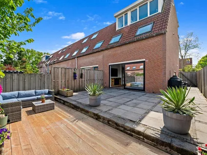 Hoekwoning te koop: Dr. J. Presserstraat 299, Houtwijk 'S-Gravenhage