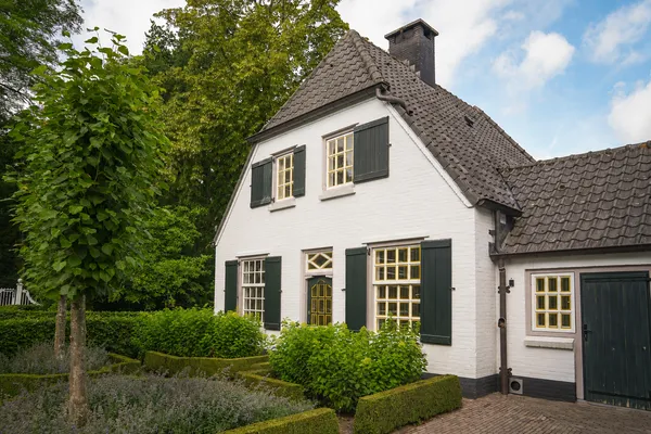 Appartement te huur: Dr. J. v.d. Mortellaan 3, Verspreide huizen Oostelbeers Oost West En Middelbeers