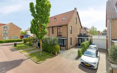 Tussenwoning te koop: Dr. J. Wasscherstraat 40, Oosteinde Aalsmeer