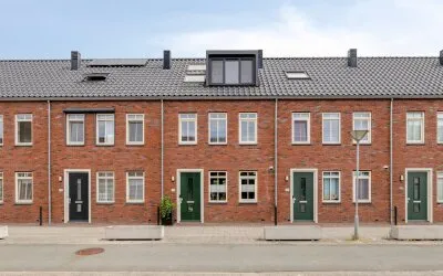 Tussenwoning te koop: Dr. Jan Schoutenlaan 115, Burgemeesterswijk Maassluis