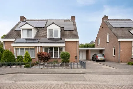 Tussenwoning te koop: Dr. Klompélaan 4, Helmond
