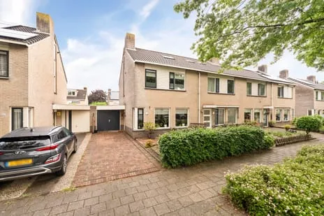 Tussenwoning te koop: Dr. Kolfflaan 39, Hagenbroek Kampen