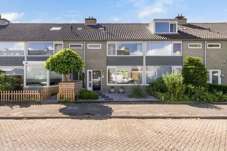 Tussenwoning te koop: Dr. Kuyperlaan 11, Staatsliedenkwartier Woerden
