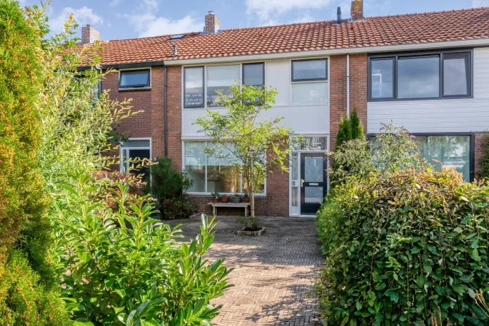 Tussenwoning te koop: Dr. Kuyperlaan 37, Zwolle