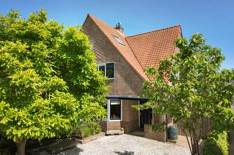 Twee-onder-één-kap te koop: Dr. Letteplein 14, De Bilt West De Bilt