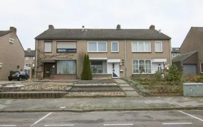Tussenwoning te koop: Dr. Martin Luther Kinglaan 141, De Dem en omgeving Hoensbroek