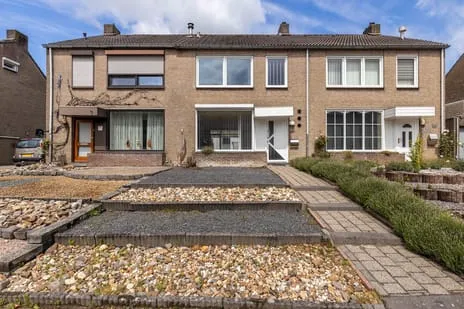 Tussenwoning te koop: Dr. Martin Luther Kinglaan 141, De Dem en omgeving Hoensbroek