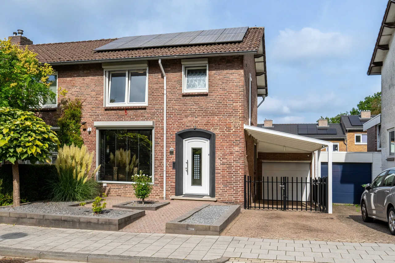Tussenwoning te koop: Dr. Nolensstraat 39, Landgraaf