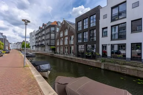 Tussenwoning te koop: Dr. R. van Lutterveltstraat 20, Op Buuren Maarssen