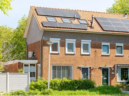 Twee-onder-één-kap te koop: Dr. Schaepmanstraat 103, Staatsliedenbuurt Sliedrecht